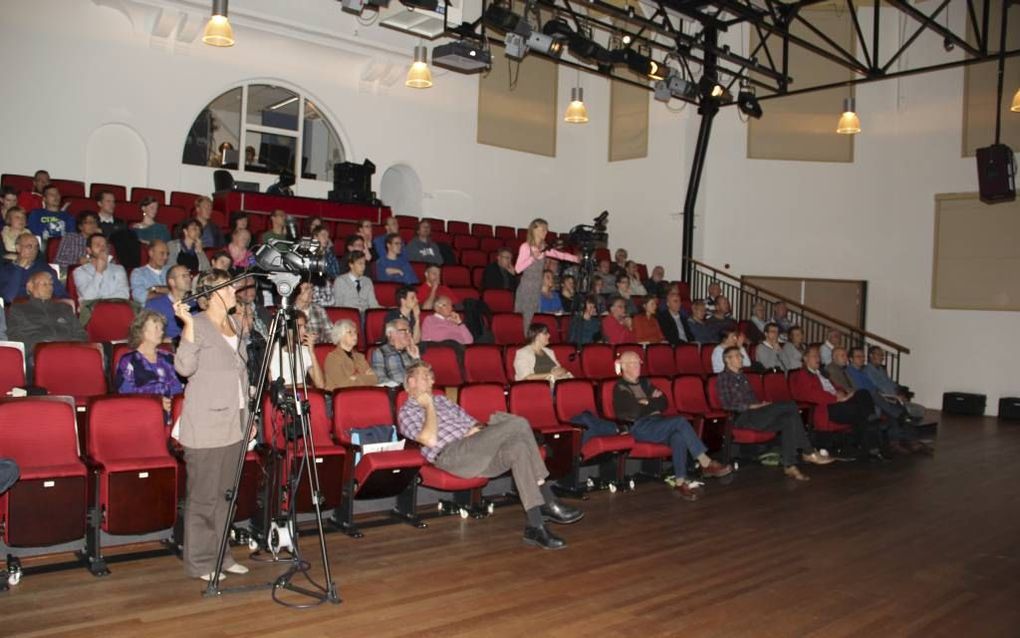 Een lezing in het ICCO-theater in Assen bracht honderd belangstellenden op de been. beeld Projectgroep Geloof jij het?