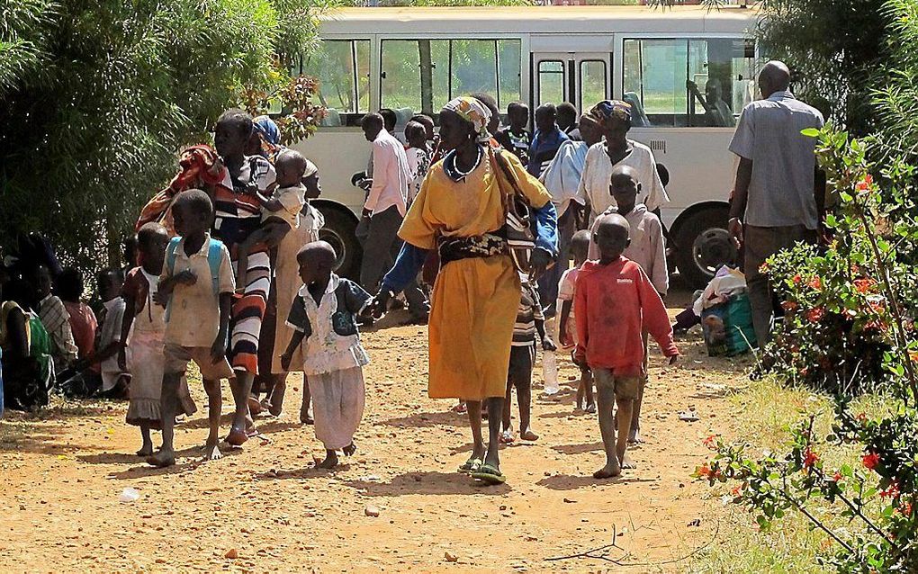 Zuid-Sudanezen komen aan bij een VN-opvangkamp in Juba. Foto EPA