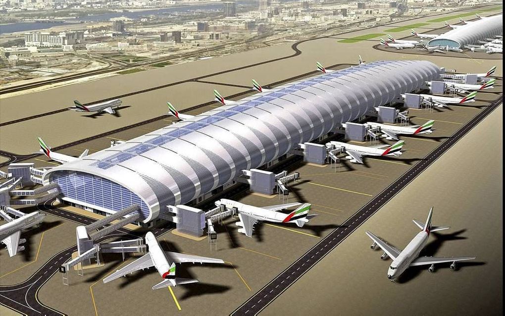 Een impressie van het vliegveld. Als ook Emirates Airlines van luchthaven is veranderd, vliegen er jaarlijks mogelijk zo'n 160 miljoen passagiers via Al Maktoum. beeld Dubai World Centre