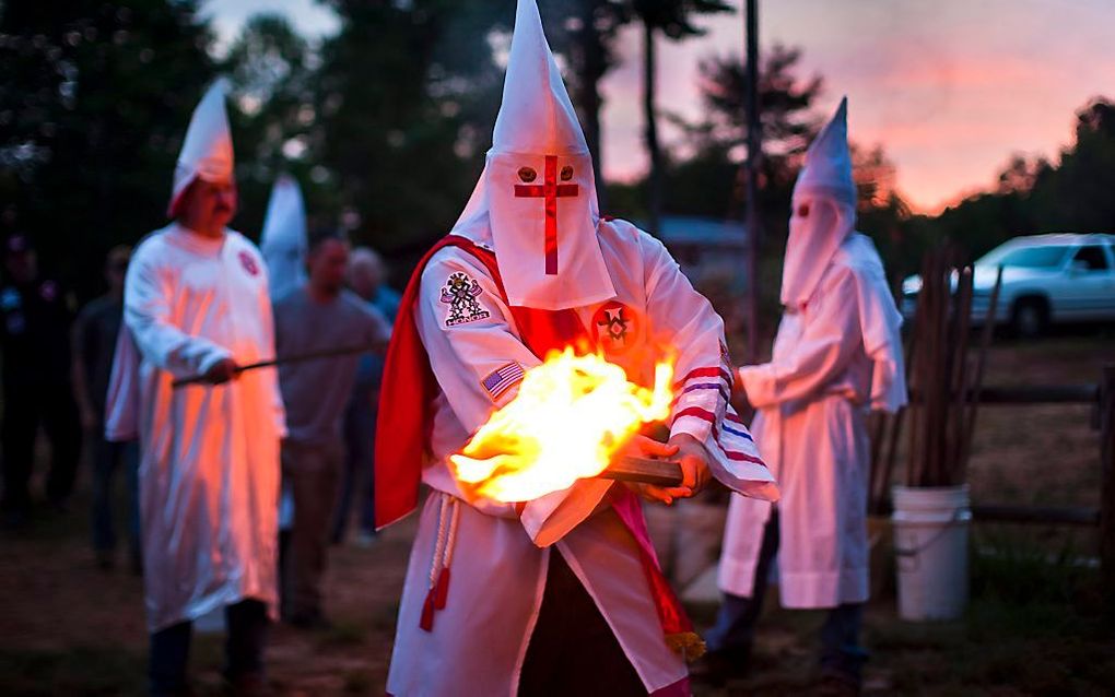 De splintergroepen van de extreemrechtse Ku Klux Klan (KKK) lijken bezig te zijn met een charmeoffensief. beeld EPA