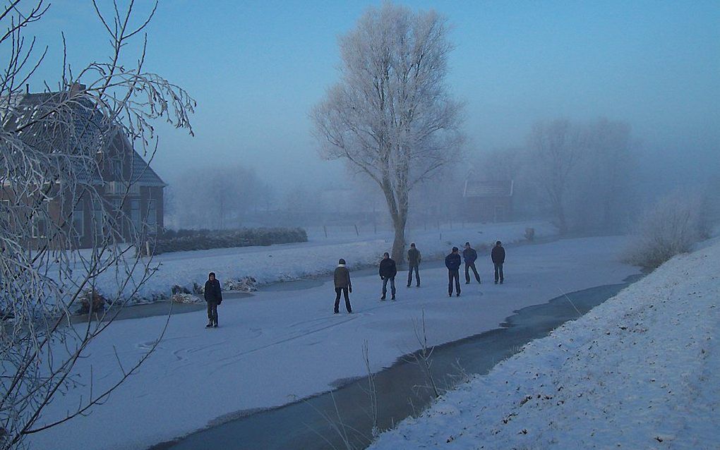 21 december 2010: Fraai winterweer in het Groningse Zuidhorn. Maximumtermperatuur – 5,3 graden Celcius, na een nacht met een minimum van  - 9,2 graden Celcius. beeld Gerard Kiewiet