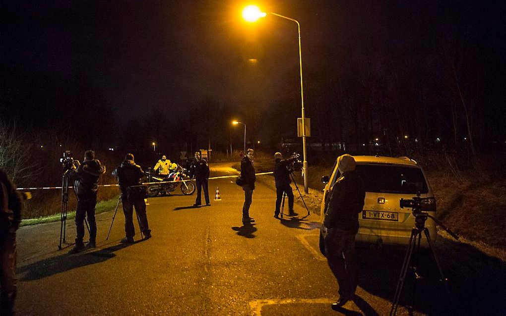 Pers en politie bij de plek waar het lichaam van Oskam werd gevonden. Foto ANP