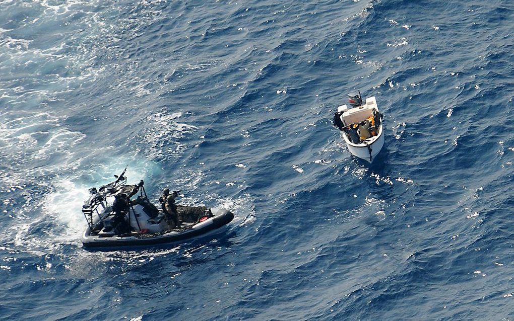 De Nederlandse marine in actie tegen piraten. beeld AFP