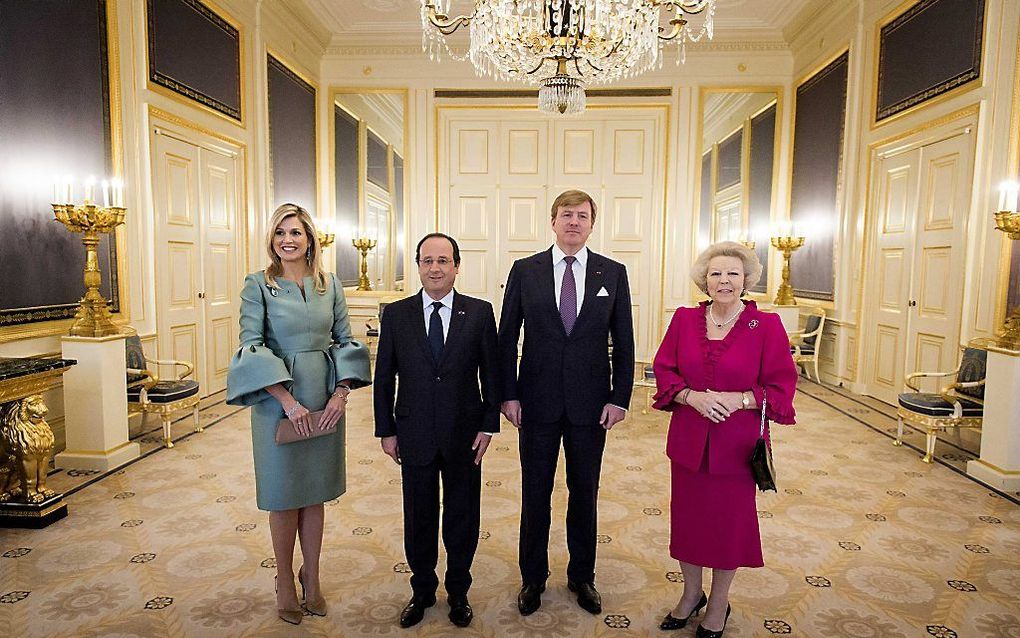 Koningin Màxima, president Hollande, koning Willem-Alexander en prinses Beatrix. beeld EPA