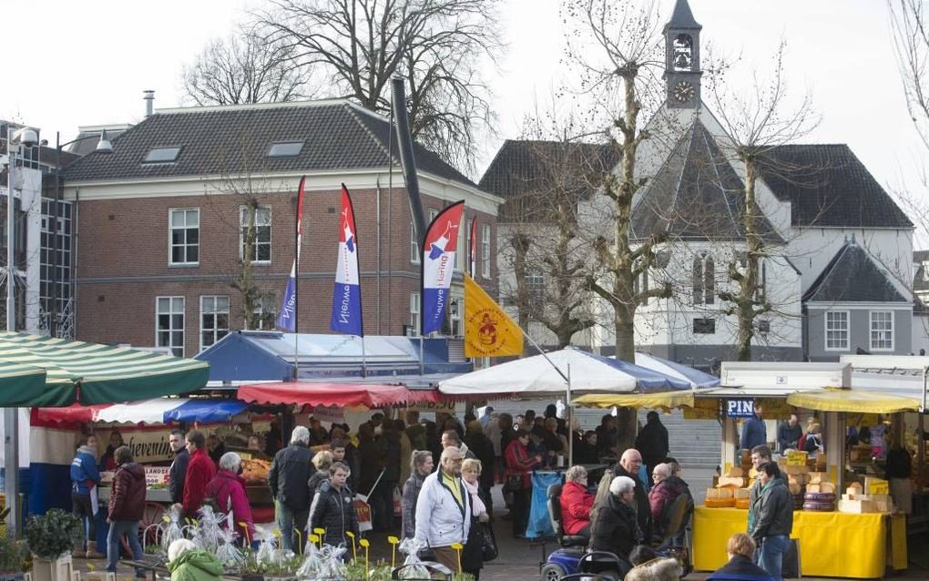 VEENENDAAL. Het toestaan van koopzondagen is een verkiezingsonderwerp in Veenendaal geworden. Onduidelijk is of de huidige coalitiepartijen (CU, VVD en SGP) elkaar hierop bij eventuele volgende collegonderhandelingen zullen vinden. beeld Herman Stöver