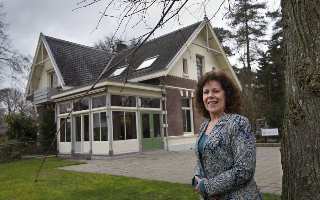 ERMELO. De Villa in Ermelo is een steunpunt voor mensen die een ongeneeslijke ziekte hebben. Coördinator Ineke den Herder: „We willen hen laten ontdekken dat hun leven zin heeft.” beeld RD, Anton Dommerholt.