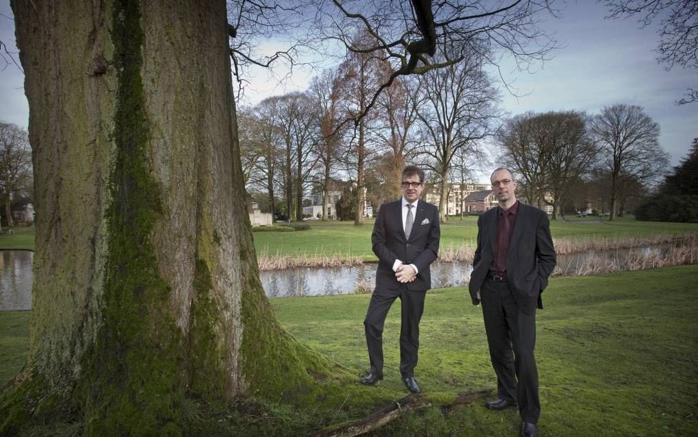 Dr. M. J. Kater en dr. W. van Vlastuin vormden samen met prof. dr. H.A. Bakker de redactie van het nieuwe handboek christelijke apologetiek. Beeld RD, Henk Visscher