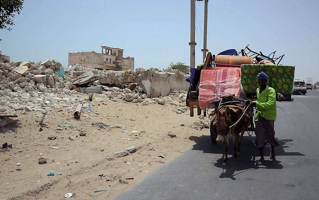 Donderdag ontvluchtten honderden families Mogadishu.  Foto AFP