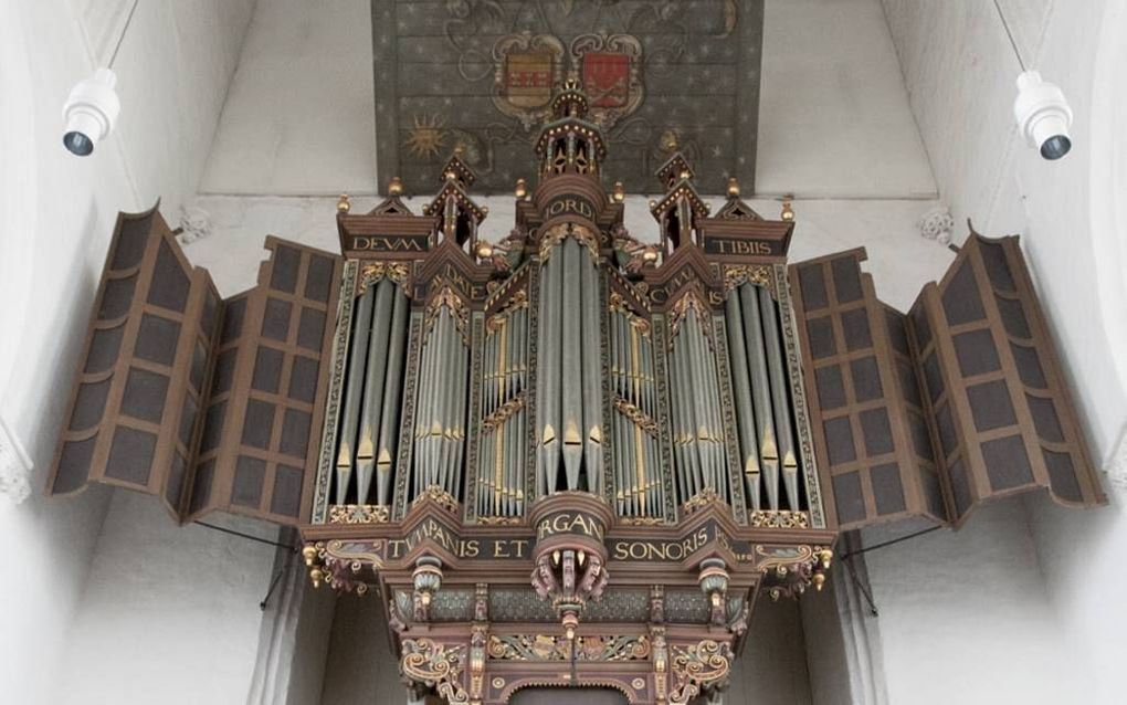 Van Vulpen zette in 1980 het mes in het orgel van de Grote Kerk in Wijk bij Duurstede. De Utrechtse orgelmaker verwijderde het rugwerk van Friedrichs uit 1819 (foto 3) en verbouwde dit tot koororgel (foto 4). Het oorspronkelijke borstwerk werd gereconstru