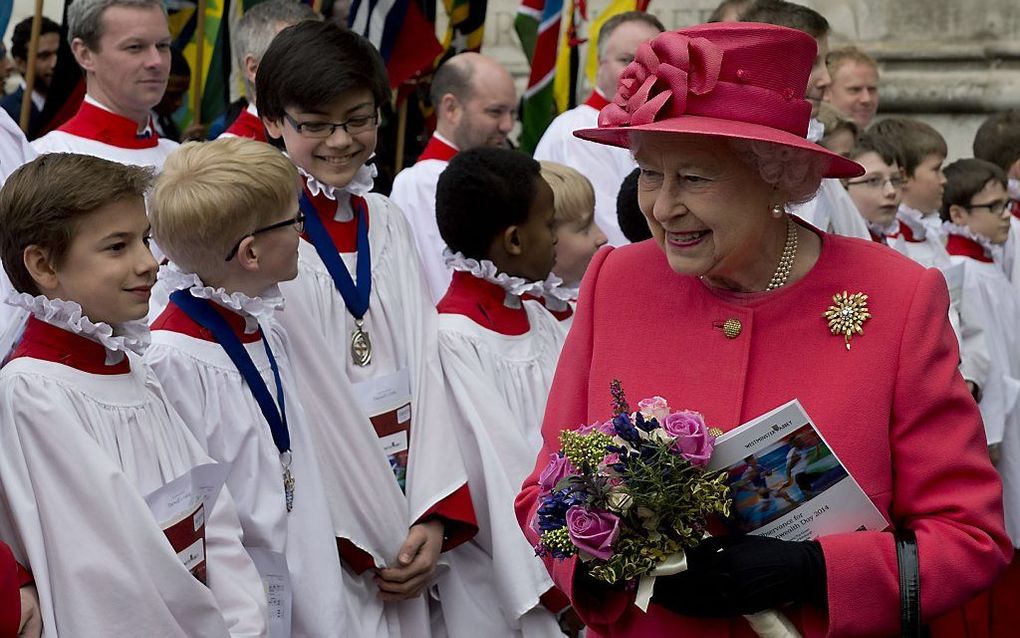 Koningin Elizabeh komt aan bij Westminster Abbey. beeld EPA