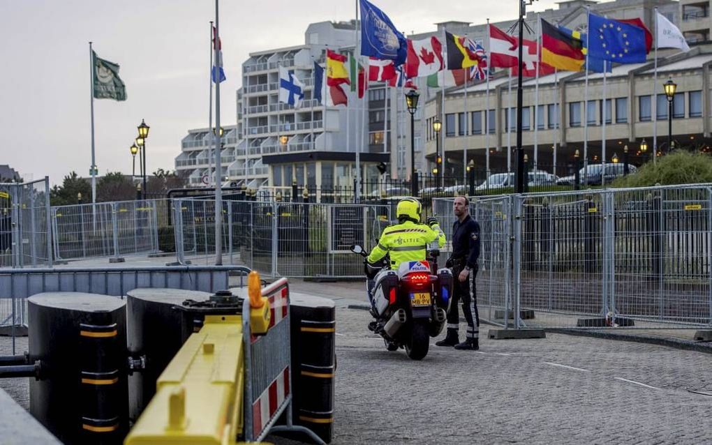 Het chique hotel Huis ter Duin in Noordwijk is voor de atoomtop zwaar beveiligd. Foto ANP