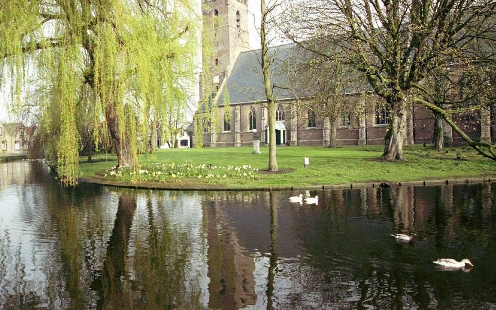 De hervormde kerk van Dirksland. Foto Wim van Vossen