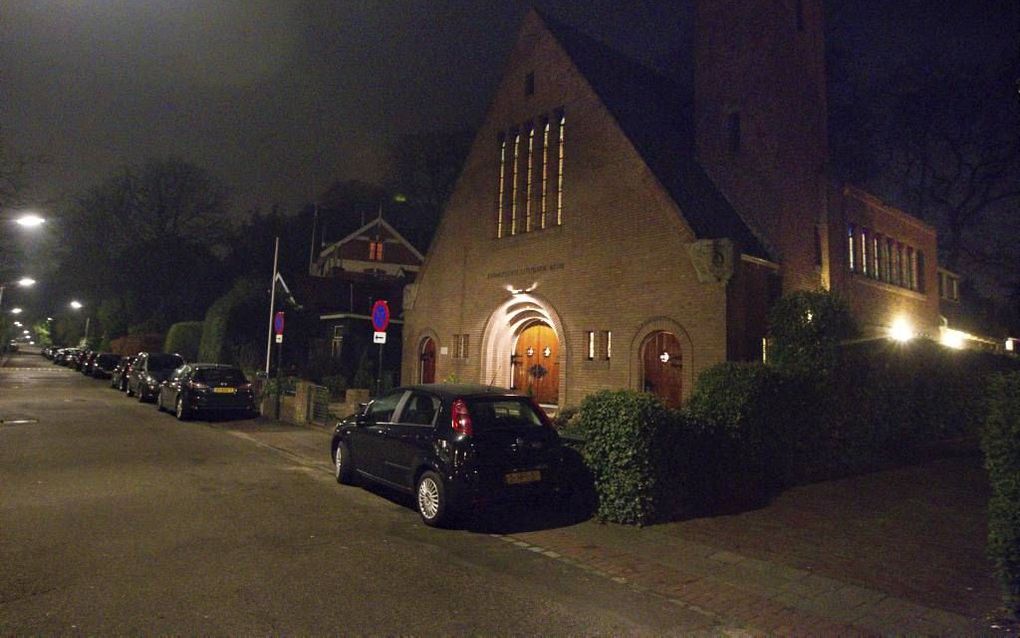 Mannenvereniging Calvijn belegt om de week een dienst in de evangelisch-lutherse kerk in Hilversum. Ruben van Asselt (L) en Frank Rung. Beeld RD, Anton Dommerholt