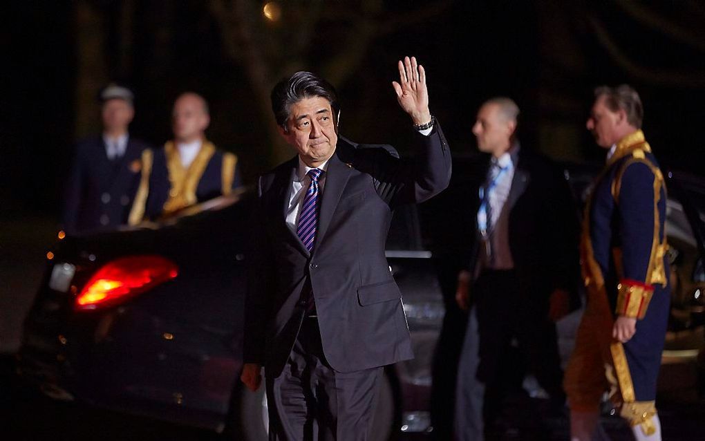 DEN HAAG. De Japanse minister Shinzo Abe stal gisteren de show op de nucleaire top in Den Haag door te melden dat zijn land afstand doet van nucleair materiaal. Beeld EPA