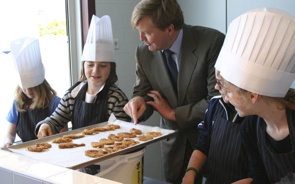 Toenmalig kroonprins Willem-Alexander bezocht het dorpshuis in Asperen. beeld Jan Post