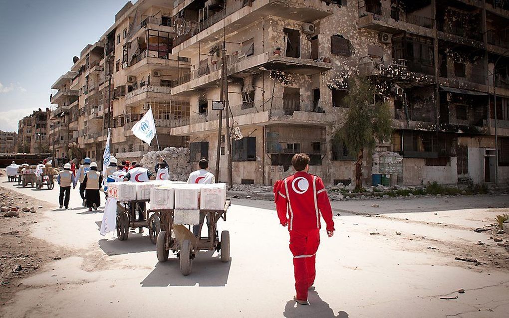 Rode Kruismedewerkers in Damascus, Syrië. beeld EPA