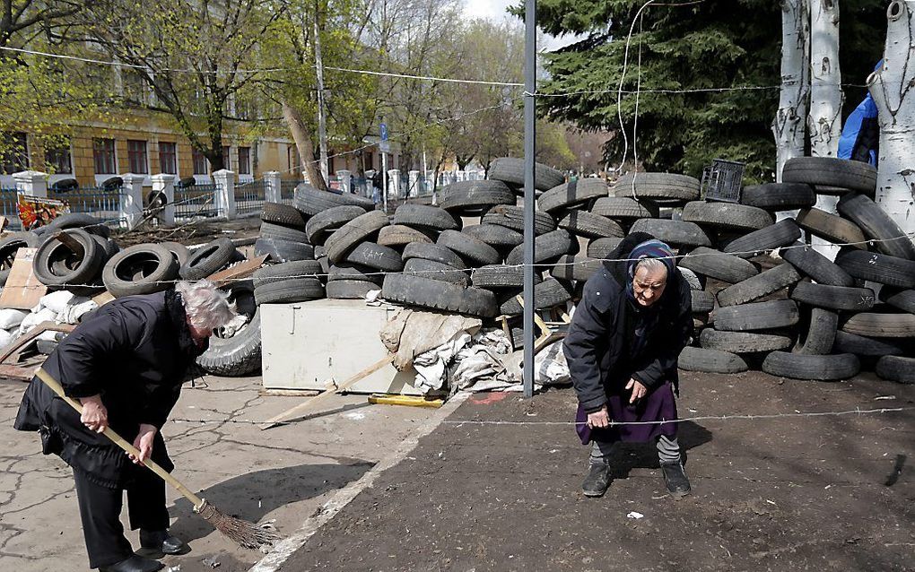 Barricade in het oosten van Oekraïne. Foto EPA