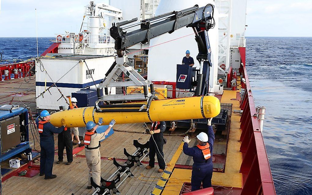 De zoektocht naar het sinds 8 april verdwenen Maleisische vliegtuig is opnieuw vertraagd. De onderwaterrobot Bluefin-21, dat de bodem van de Indische Oceaan scant, moest naar boven komen „wegens een technisch probleem”, liet de Australische instantie die 