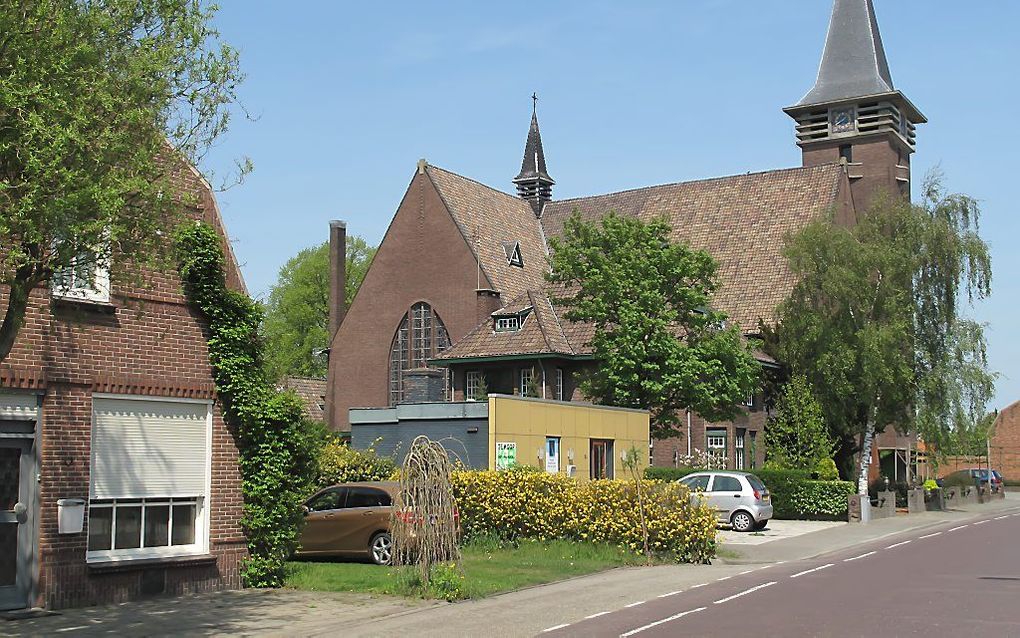 De rooms-katholieke parochie in het oosten van Zeeuws-Vlaanderen sluit acht van haar dertien kerkgebouwen, waaronder de kerk in Heikant. Beeld Wikimedia