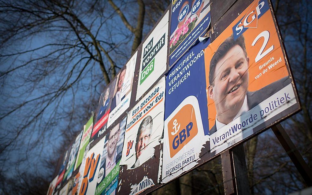 De voltallige oppositie in Ede is maandagavond weggebleven bij een informatiebijeenkomst over een concept-convenant van de beoogde coalitie. Foto Niek Stam