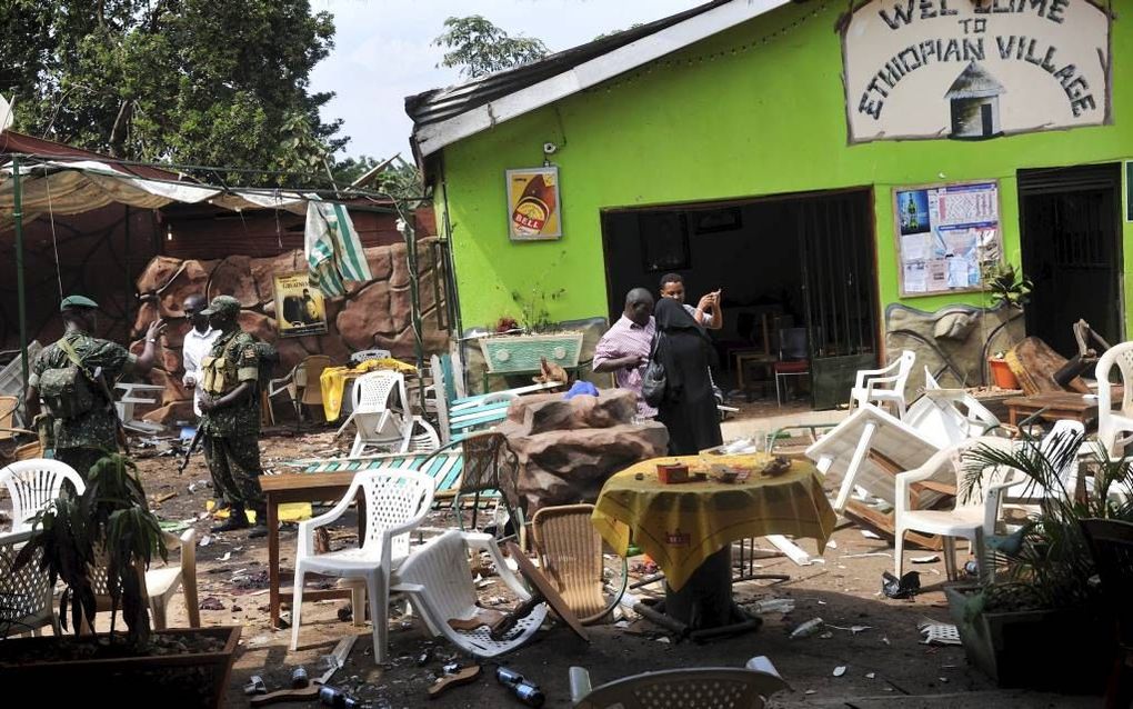 De Amerikaanse ambassade in Kampala (Uganda) waarschuwt voor aanslagen op kerken. Foto: De jongste aanslag in Uganda dateert uit 2010 toen 76 mensen werden gedood bij twee bomaanslagen op groepen voetbalsupporters die bij restaurants op grote schermen naa