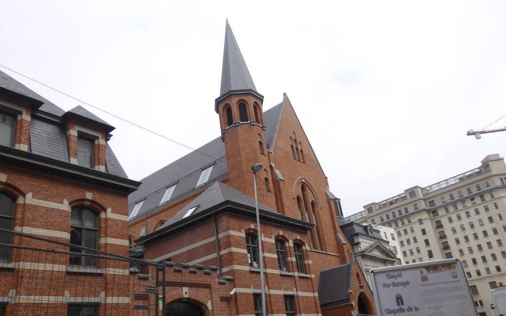 De Verrijzeniskapel (Chapelle de la Résurrection) staat midden in de Europese wijk in Brussel en wil zich ook dienstbaar maken aan de EU. beeld Evert van Vlastuin