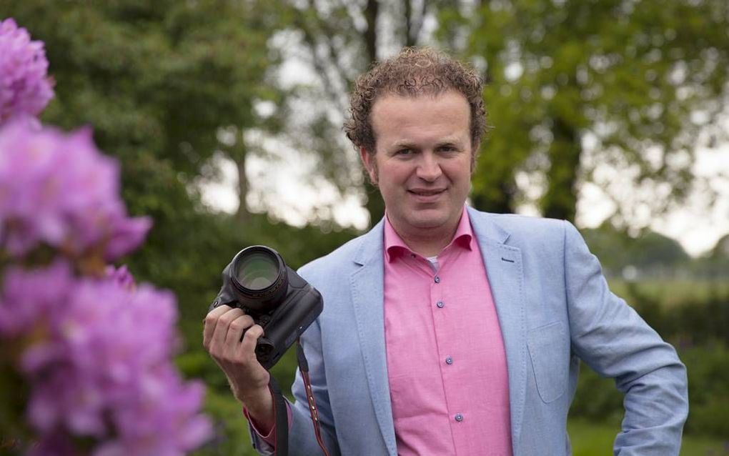 Fotograaf Jaco Hoeve uit Staphorst is doof. Foto Eelco Kuiken