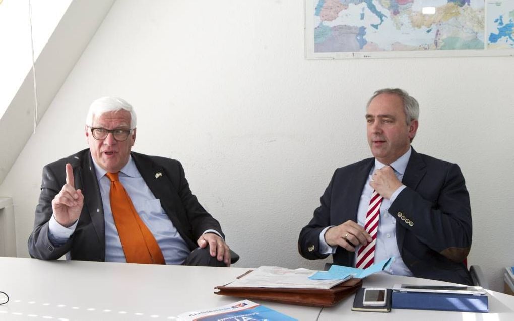 SGP-Europarlementariër Belder (l.) en zijn ChristenUnie-collega Van Dalen (r.). beeld RD, Anton Dommerholt