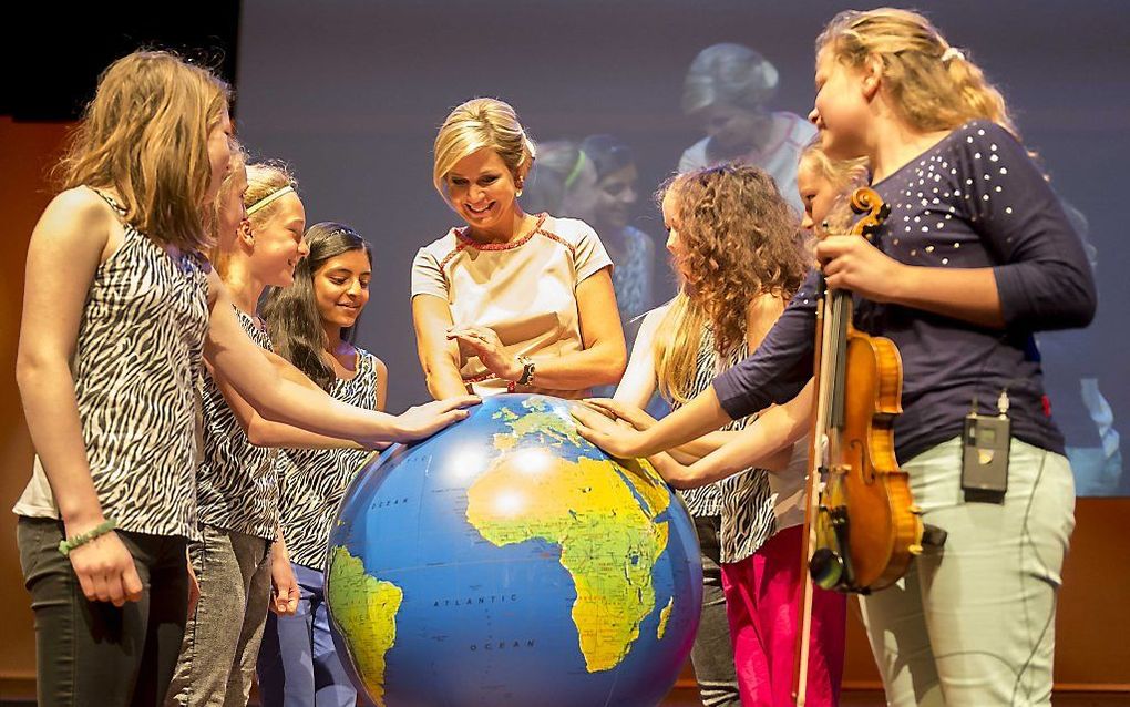 Koningin Máxima opent de Ecsite conferentie in aanwezigheid van scholieren in het World Forum Center in Den Haag.De conferentie is georganiseerd door een Europees netwerk van wetenschapscentra en musea. beeld ANP