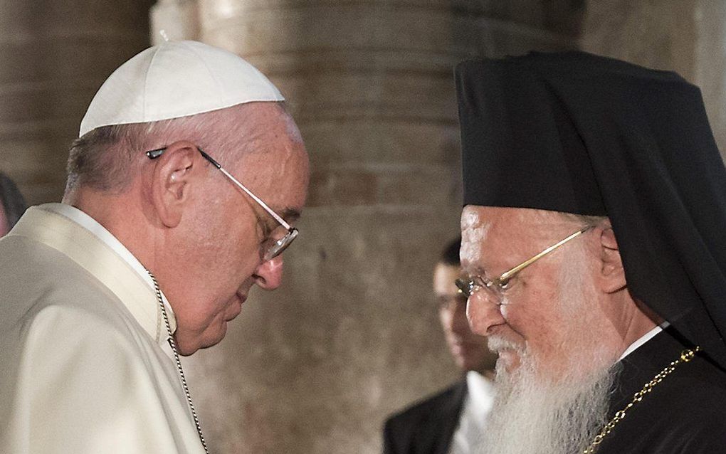 Paus Franciscus en patriarch Bartholomeüs. beeld EPA