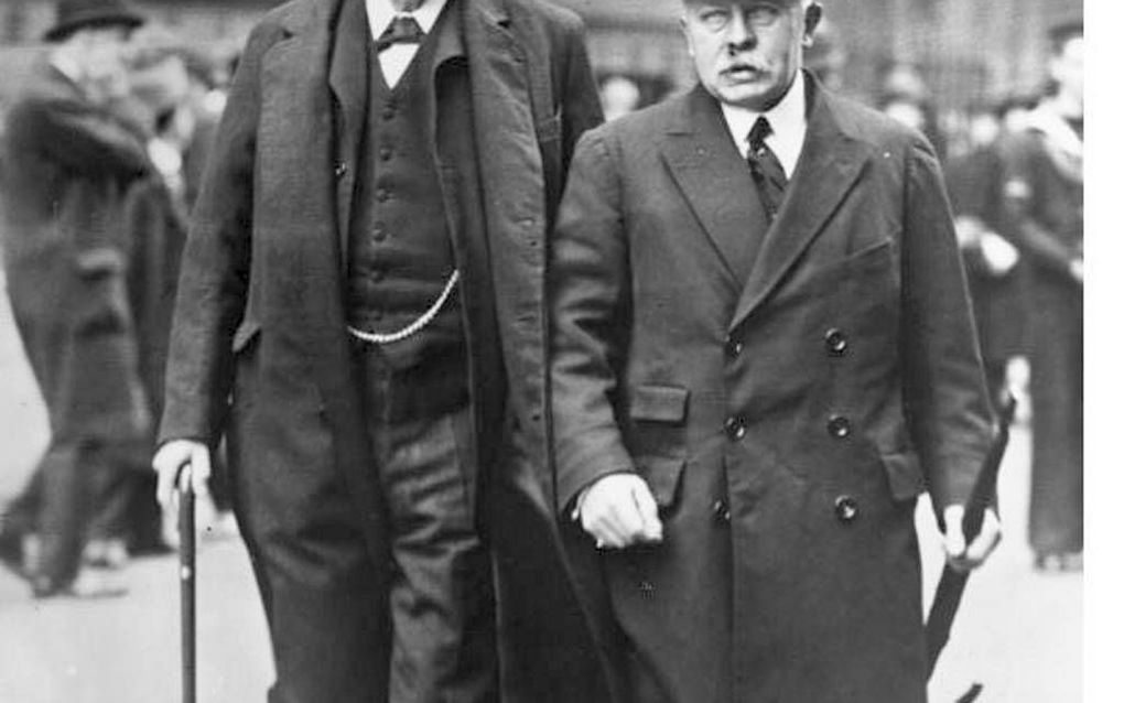 De huidige staat Israël vindt nog altijd zijn juridische oorsprong in de Balfourverklaring van 1917. Foto: Lord Arthur Balfour (l.) in Londen op weg naar het parlement. Beeld Bundesarchiv