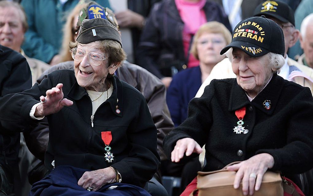 Veteranen Ellen (L) and Dorothy Levitsky. beeld AFP