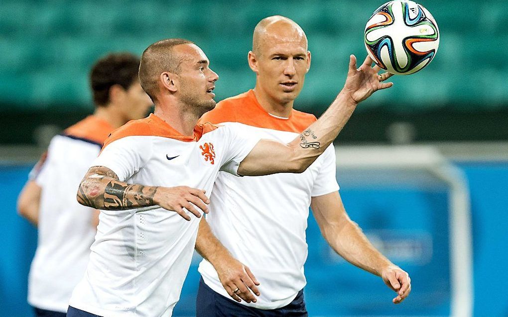 Voetballers van het Nederlands elftal trainen in Brazilië. beeld ANP