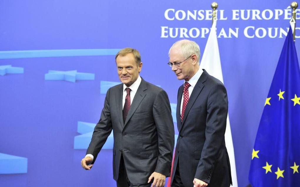 Sinds de Poolse toetreding in 2004 volgt Polen steevast een Europese koers. Links premier Tusk en rechts Europees voorzitter Van Rompuy. beeld AFP