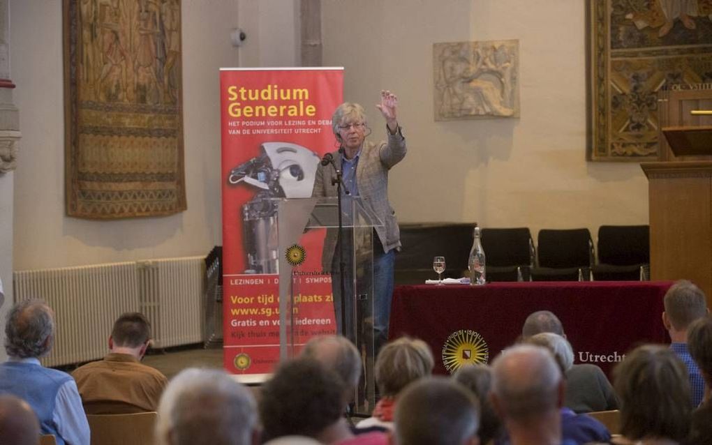 Filosoof prof. dr. Hans Achterhuis hield dinsdagavond in het Utrechtse Academiegebouw de laatste lezing in een serie over de Tien Geboden. Beeld Erik Kottier