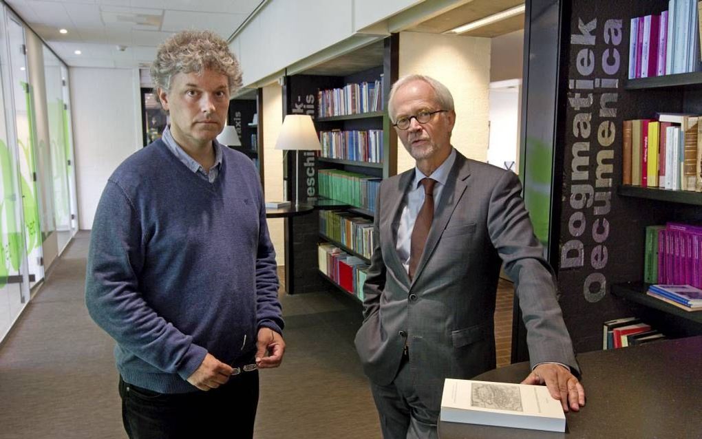 Promovendus Leo van Santen, met (rechts) naast hem zijn promotor, prof. dr. Wim Janse. Beeld RD, Anton Dommerholt