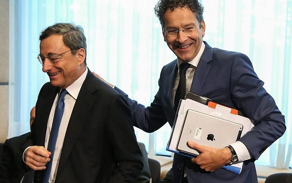 Dijsselbloem (R). beeld EPA