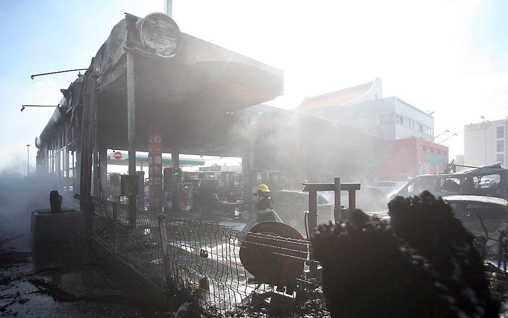 ASHDOD. Een tankstation in Ashdod werd vanmorgen door een raket getroffen. beeld AFP