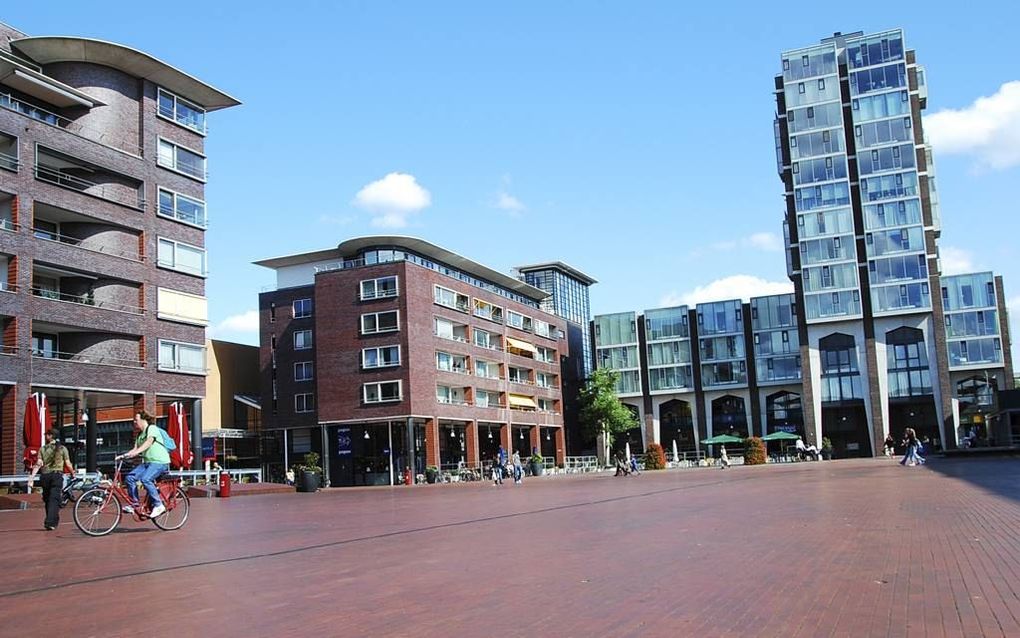 Amstelveen bestaat vijftig jaar. De huidige naam kwam in 1964 in de plaats van de gemeente Nieuwer-Amstel. De plaats staat bekend om zijn vele groen en dingt dit jaar mee naar de titel groenste stad van Europa. beeld gemeente Amstelveen