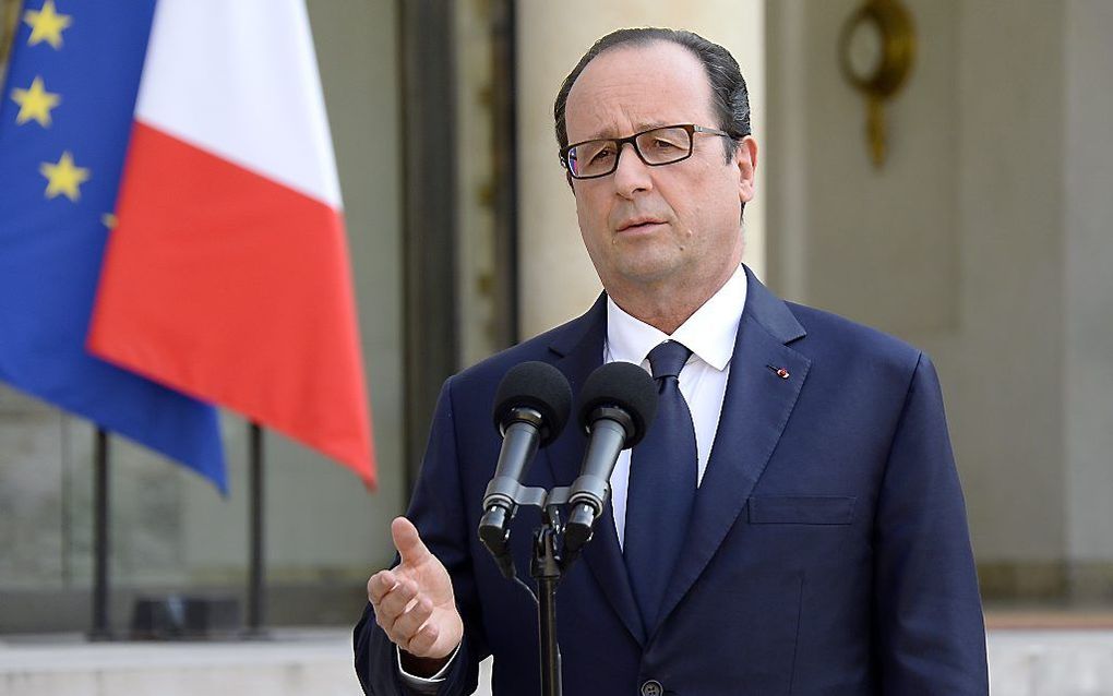 Frankrijk stuurt militairen om de rampplek te bewaken en informatie te verzamelen, zo heeft de Franse president François Hollande bekend gemaakt. beeld AFP