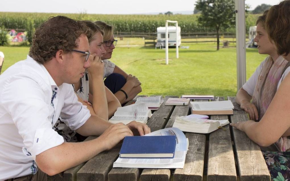 Bijbelstudie.                 Beeld Maartje Kok