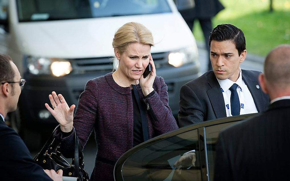 De Deense premier Thorning-Schidt zou in de toekomst de batterij van haar telefoon kunnen opladen door de energie van haar stem.  Beeld ANP