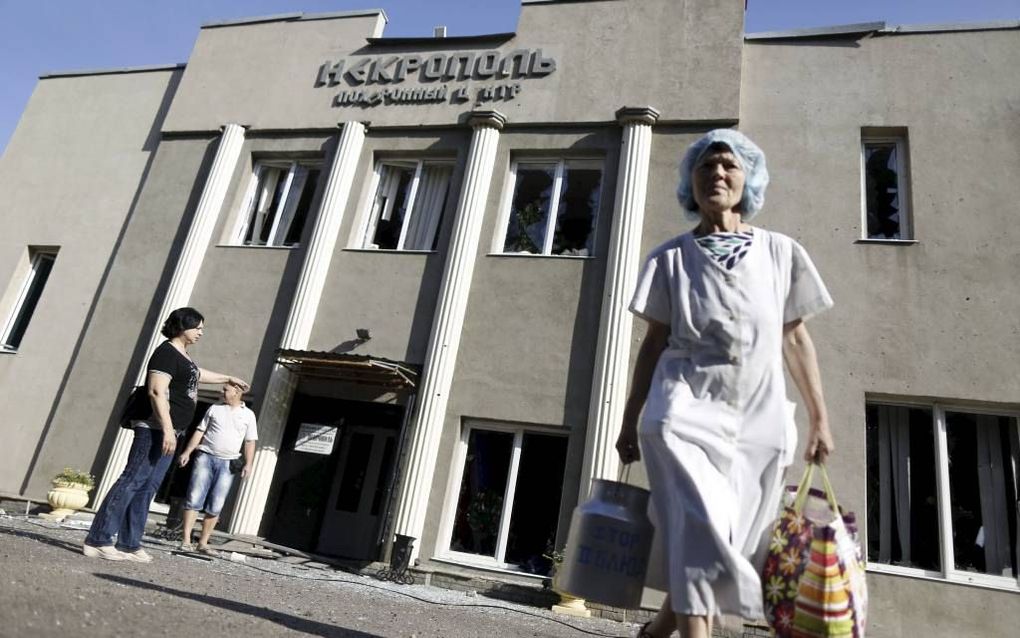 DONETSK. Door de gevechtshandelingen in Oost-Oekraïne komen er minder mensen naar het ziekenhuis en dreigen zij hun medicijnen tegen tbc mis te lopen. Foto AFP