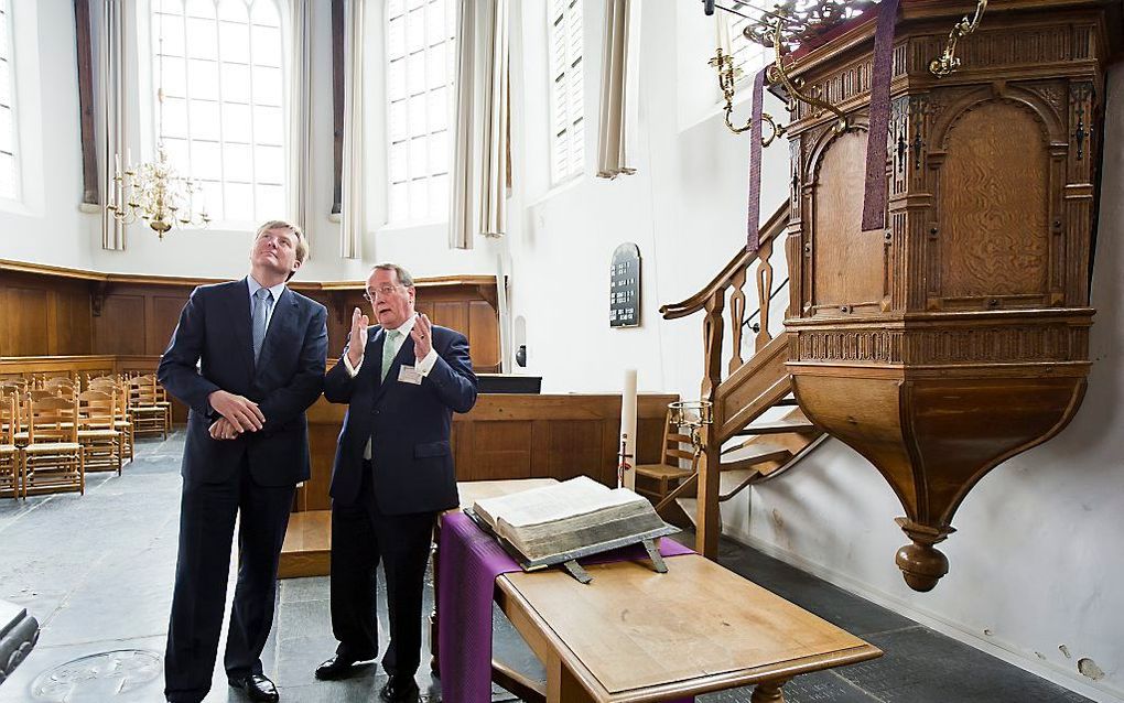 Koning Willem-Alexander bezoekt de dorpskerk in Barendrecht. Beeld ANP