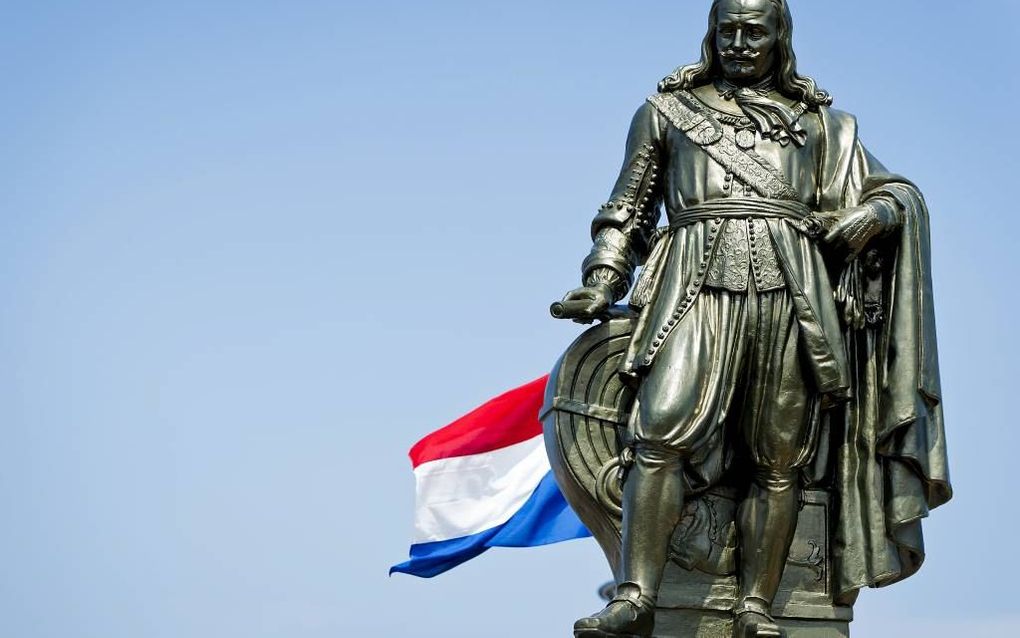 Het standbeeld van zeeheld Michiel de Ruyter in Vlissingen. De Zeeuwse gemeente wil de komende jaren sterk bezuinigen op cultuur. beeld ANP