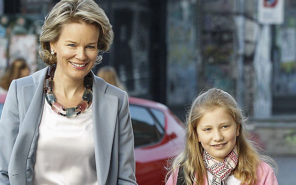 Koningin Mathilde met kroonprinses Elisabeth. beeld AFP