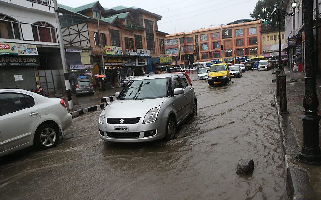 De Indiase deelstaat Kashmir kampt met hevige regenval. Beeld EPA