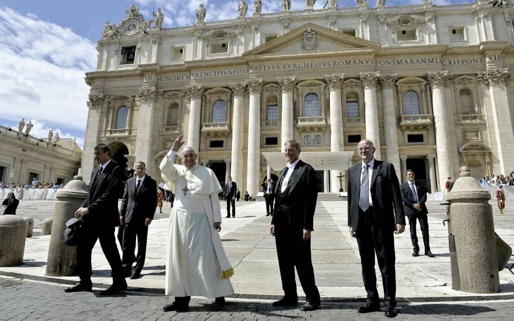 Paus Franciscus na zijn wekelijkse audiëntie. Beeld EPA