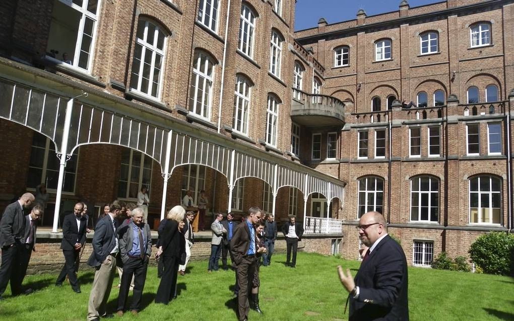 LEUVEN. De Evangelische Theologische Faculteit hield deze week haar traditionele doctoraatsweek. Rechts op de voorgrond rector prof. dr. Patrick Nullens. beeld RD