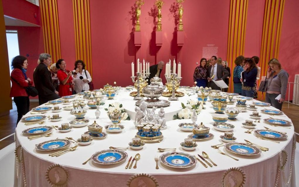 Hoe groot de tafels in Amsterdam ook zijn, in het paleis in St. Petersburg waren ze nog vele malen groter.  beeld Hermitage Amsterdam/Evert Elzinga